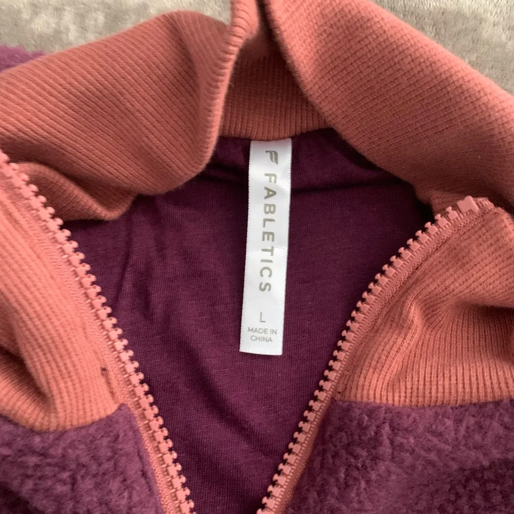 Fabletics Mallory Fleece colorblock Pullover size L - Image 3