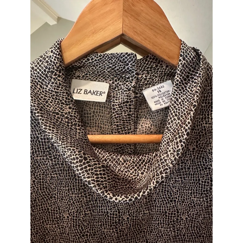 Liz Baker Women’s Blouse Size 14 Beige Mock Neck - Image 4