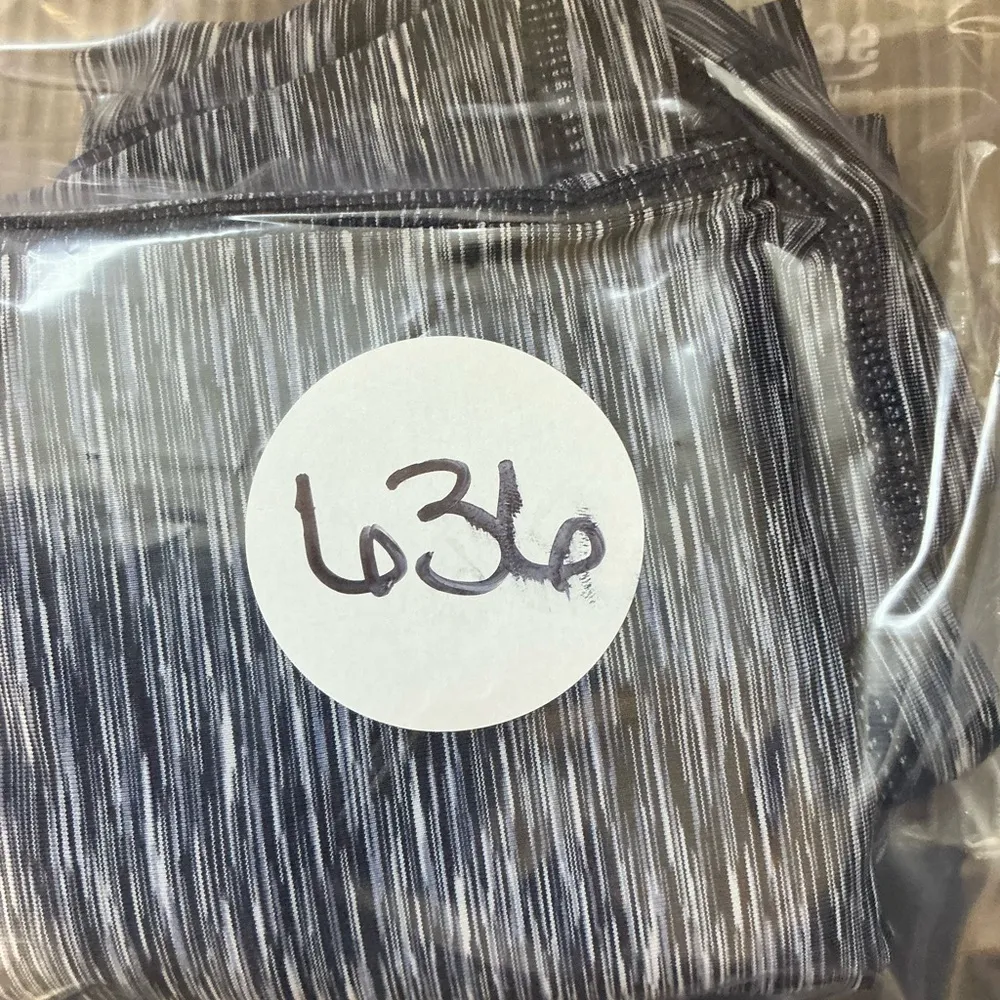 Nike Pro Gray Athletic Shorts - Image 4