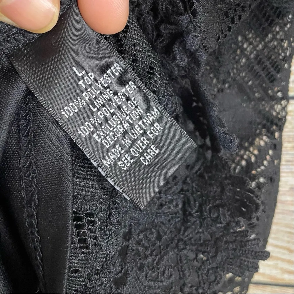 lace cold shoulder black top Size Large - Image 10