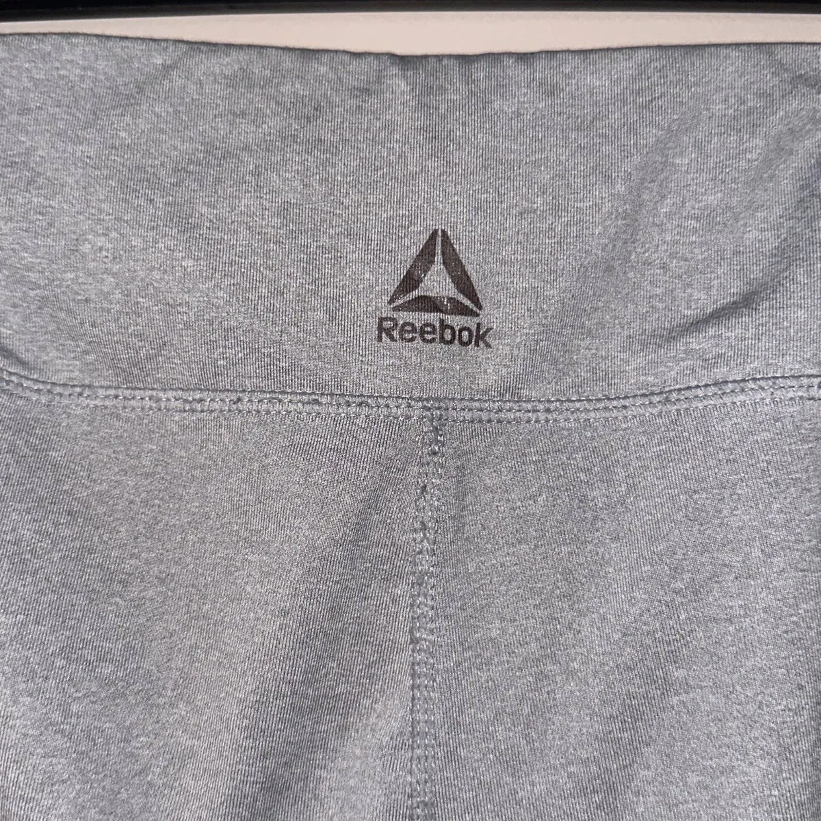 Reebok‎ Women’s Gray Leggings Medium - Image 3