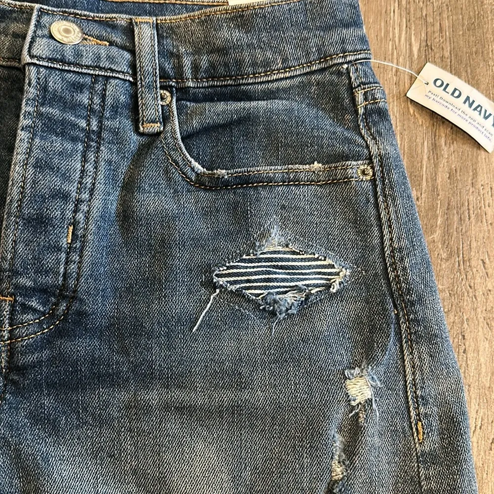 New with tags Old Navy Blue Jean Shorts Distressed Vintage Look sky hi a line - Image 4