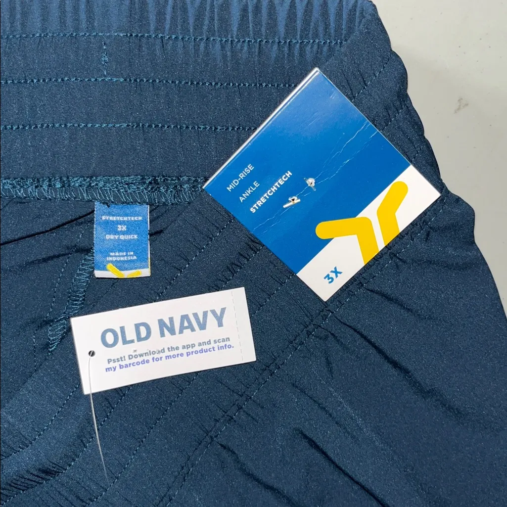 Old Navy NWT Size 3X Navy Blue StretchTech Mid Rise Pull On Cargo Ankle Pants - Image 3