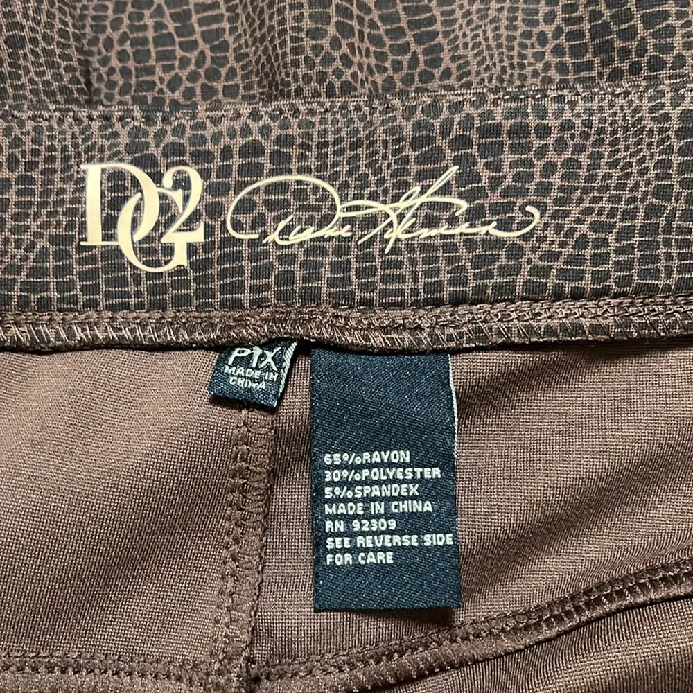 DG2 DianeGilman Pants Sz P1X Crocodile/Animal Print Bootcut Pockets Stretch - Image 5