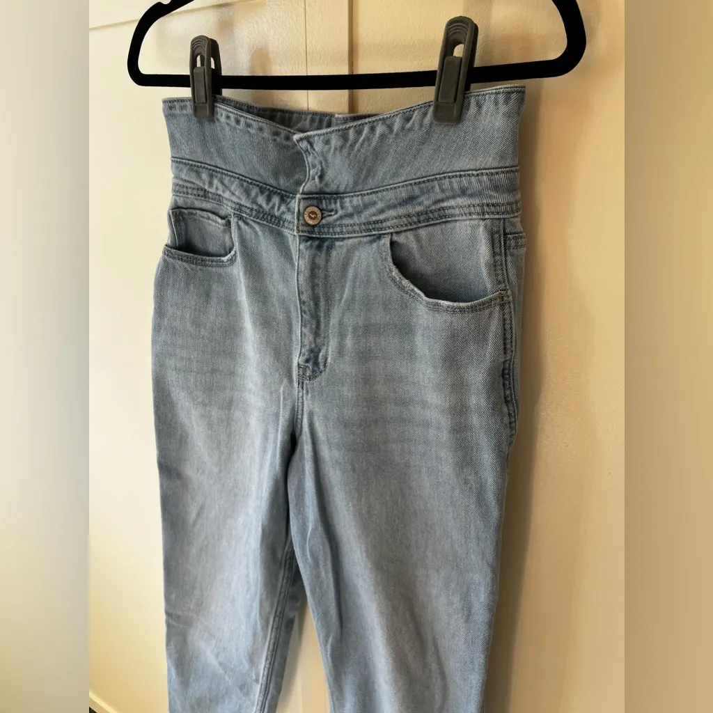 Hollister Crop Women’s Fold Over Waist Denim Ultra High‎ Rise Mom Jeans Size 11s - Image 4