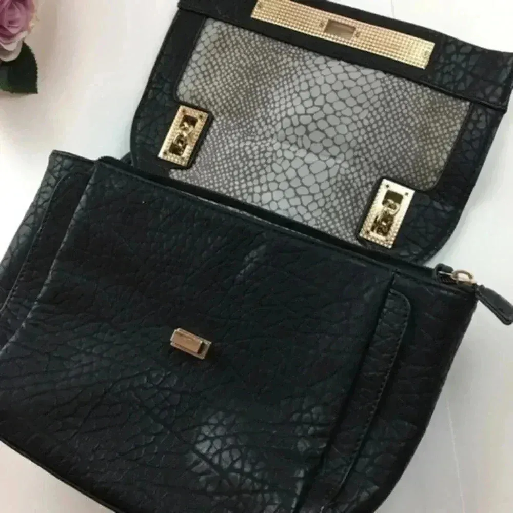 Vrbok Expressiobs ladies hand bag color bl… Black Size M - Image 5