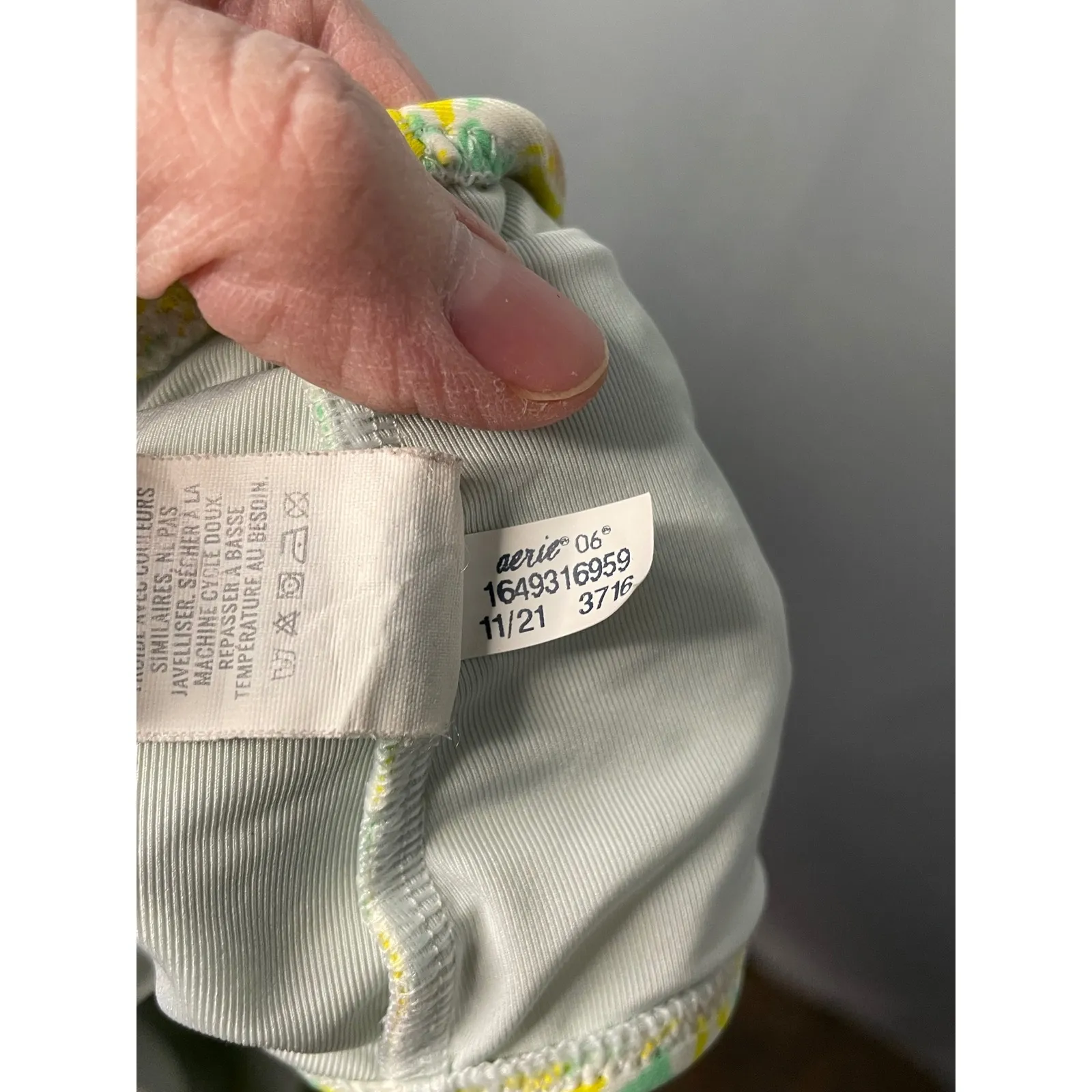 Aerie Floral Cutout One Piece Swimsuit Light Green Yellow Daisy Print M - Image 3