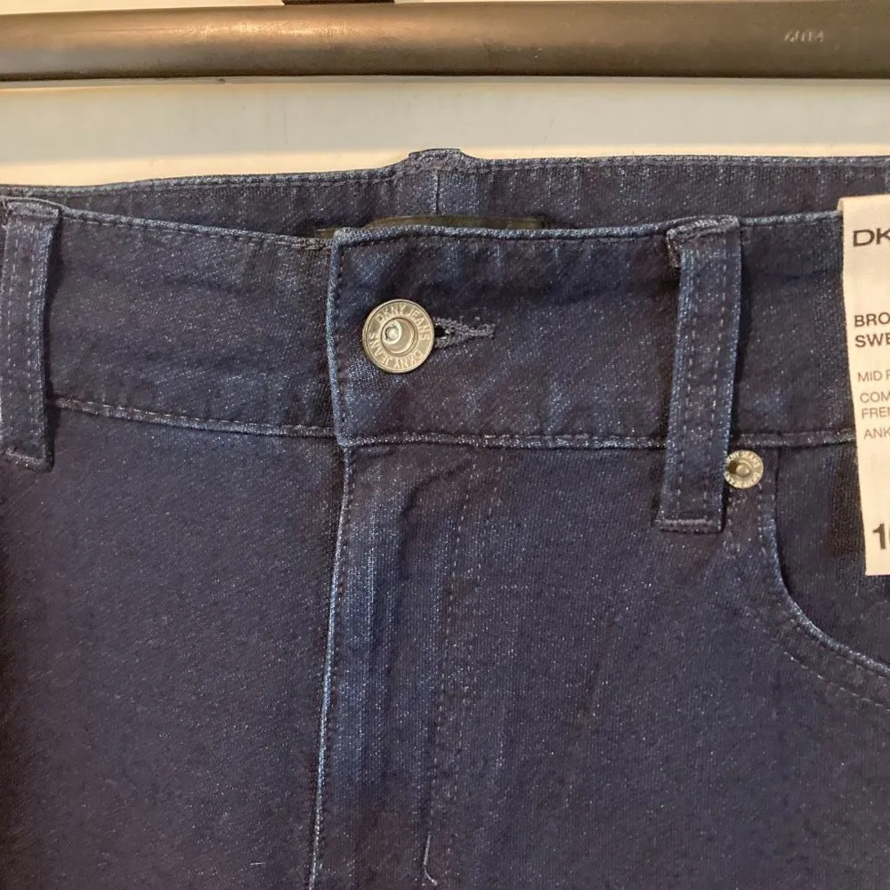 DKNY Jeans women's size 10 dark blue BROOME sweatpant jegging jean - Image 3