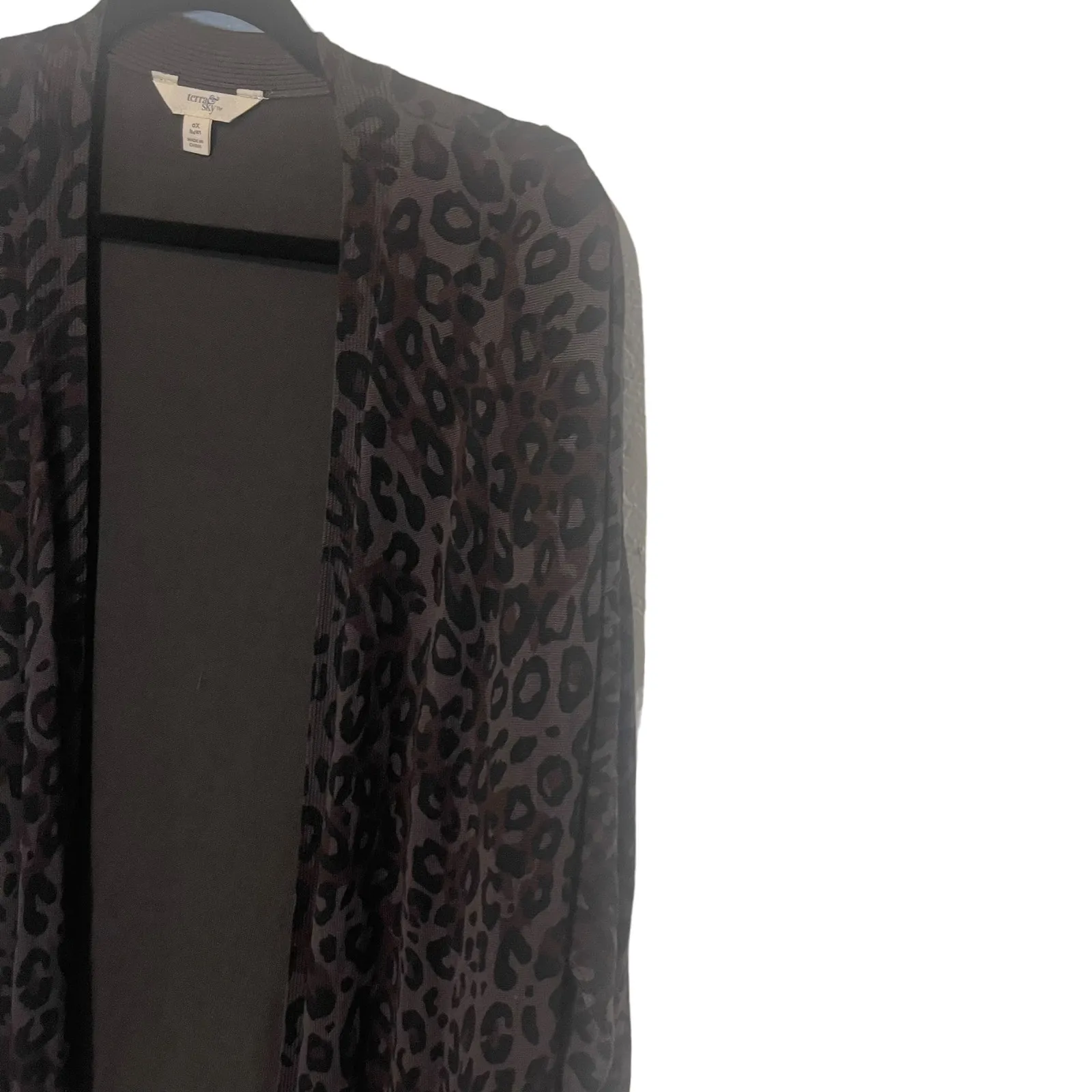 Terra & Sky Women's Size 0X Soft Dark Green Cheetah‎ Long Cardigan Sweater - Image 5