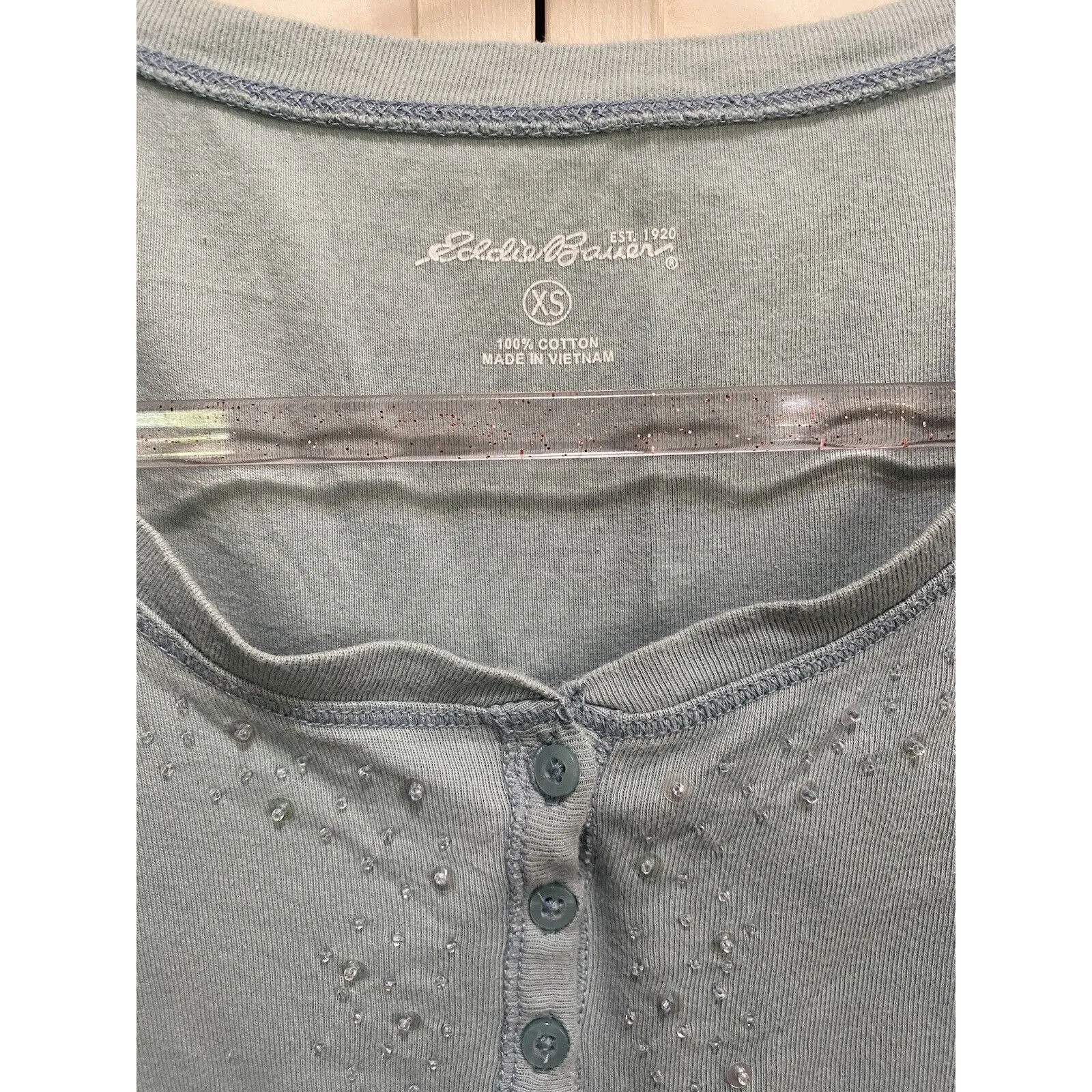 Eddie Bauer Women's Basic‎ Short Sleeve Round Neck Buttons Sequin Size XS - Image 3