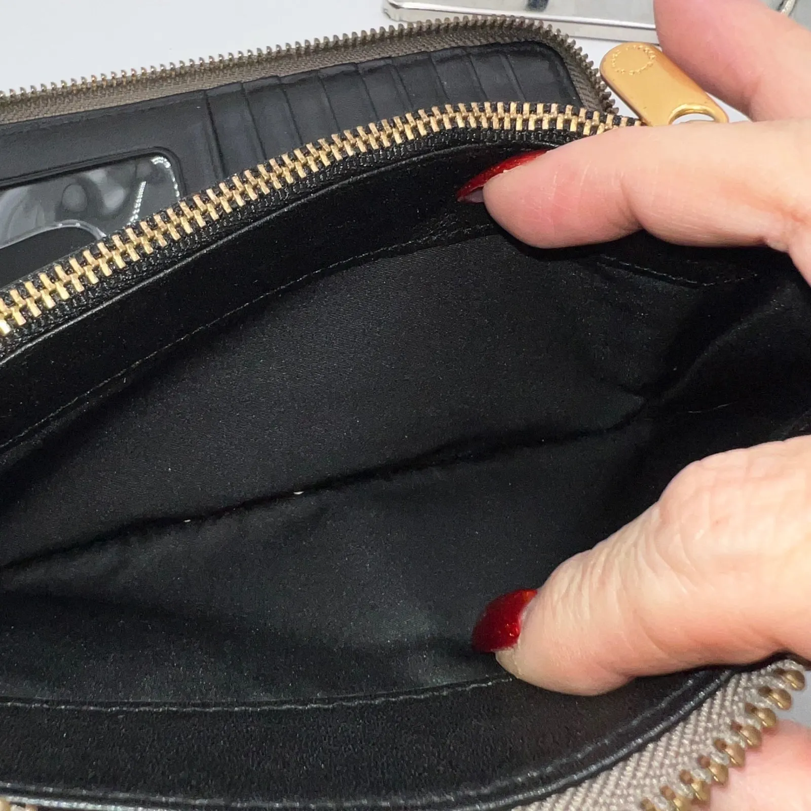 Marc by Marc Jacobs Standard Supply Zip Around Wallet Taupe Leather ID Window - Image 6