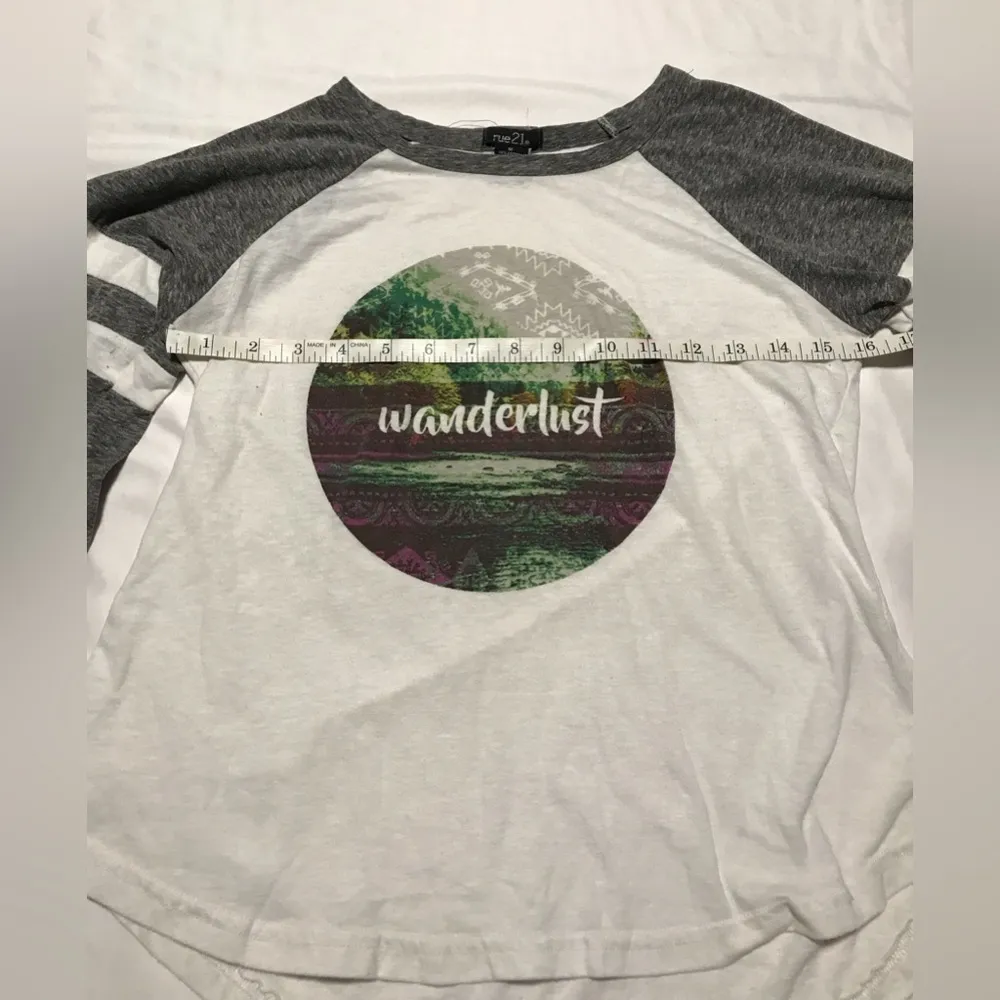 Rue21 Women’s Wanderlust White & Gray Baseball 3/4 Sleeve T-shirt Size M - Image 5