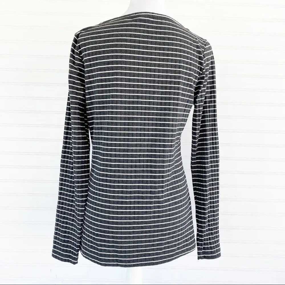 Ribbed V neck Lace up Shirt Size Large Gray - Image 3