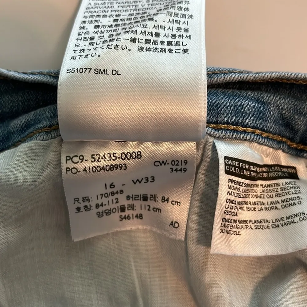 Levi’s Classic Capri High Rise Size 16 - Image 12