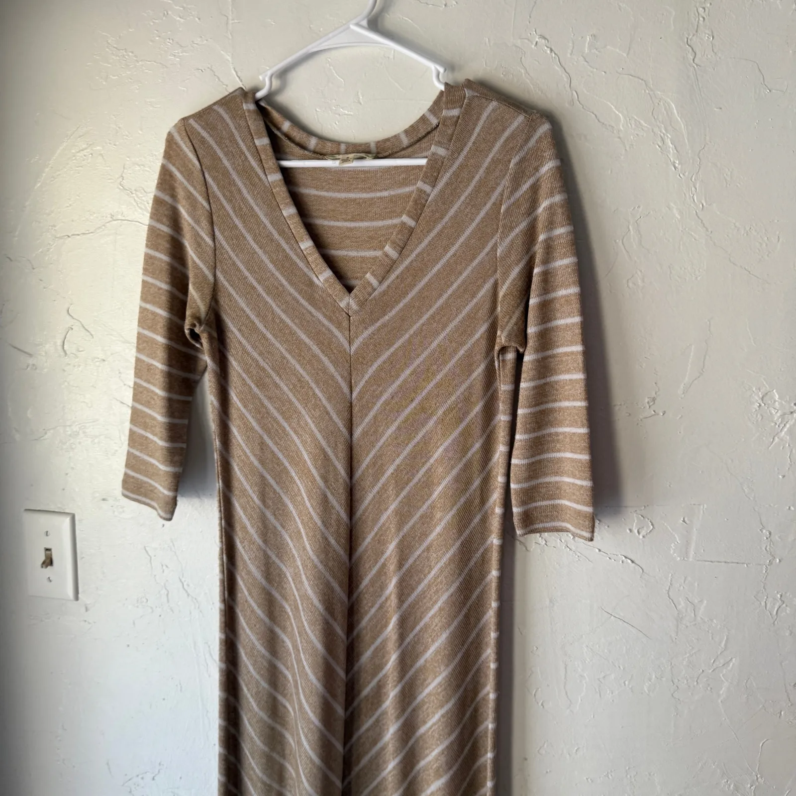 Nurture Tan White Striped Maxi Dress Size Small‎ V - Image 2