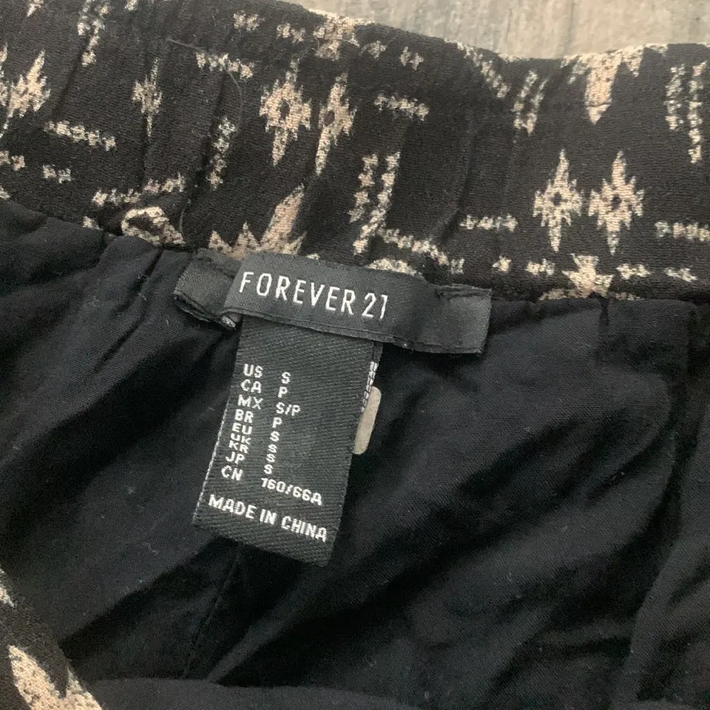 Forever 21 shorts - Image 3