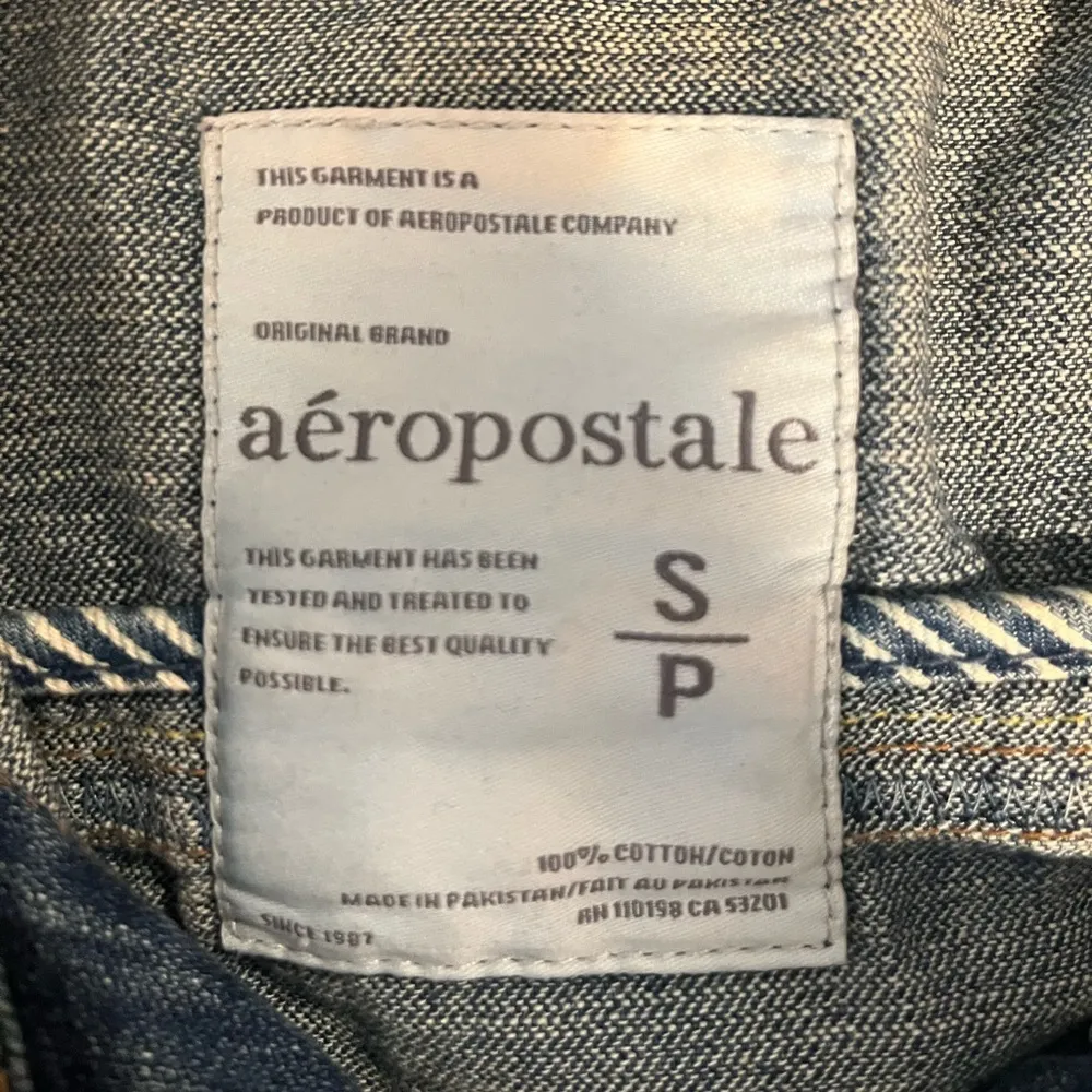 Aeropostale Distressed Medium Wash Denim Jean Jacket Pockets Exposed Stitching S - Image 8