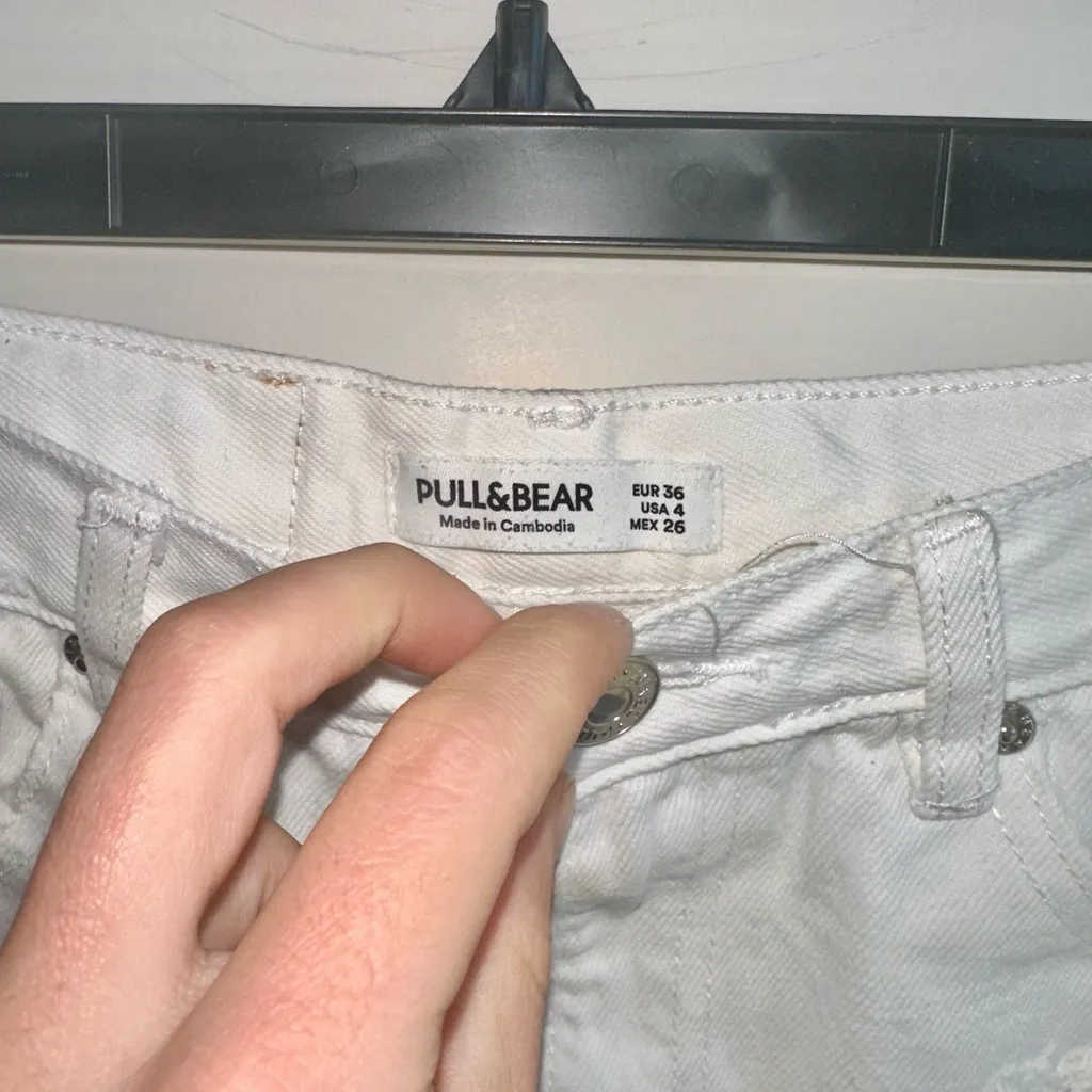 White Distressed Denim Shorts Size 4 - Image 2