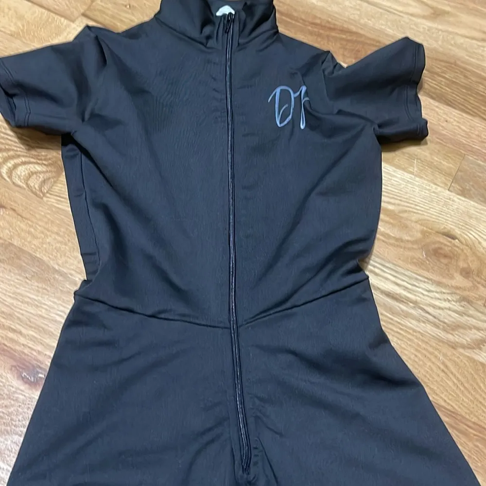 Black Utility Jumpsuit with Collared Neckline Size M - Image 3