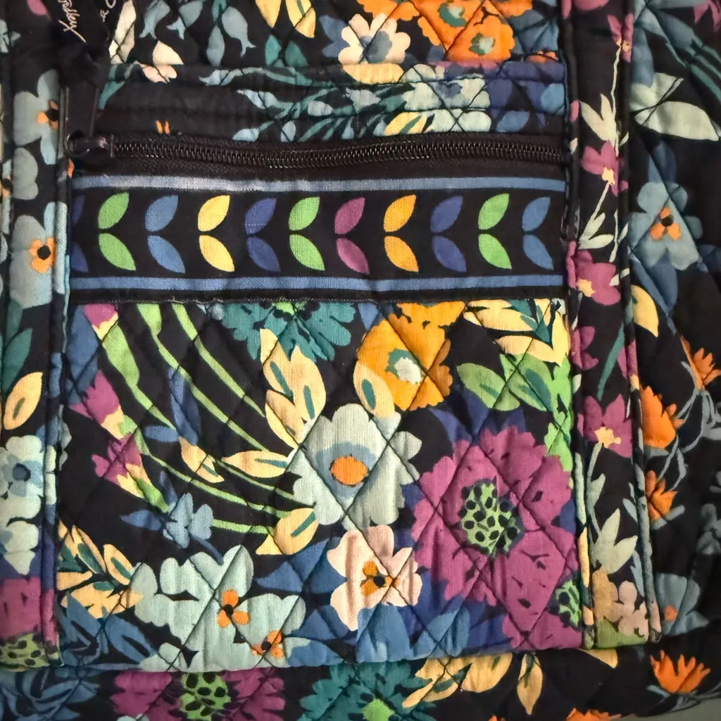Vera Bradley Midnight Blues Floral quilted Patterned Tote Bag - Image 3