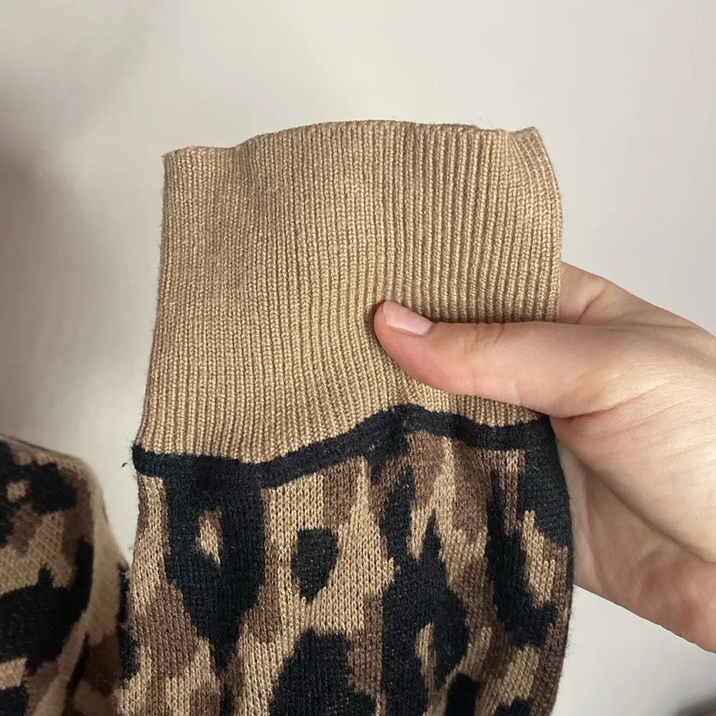 John + Jenn Evereve camo Crewneck wool blend pullover size M - Image 8