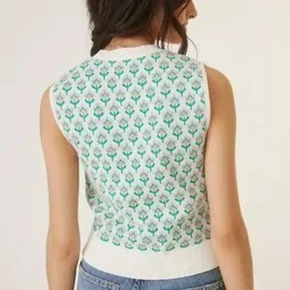 Maeve Anthropologie Flower Sweater Shirt Size XS Cropped Sleeveless Sweater - Image 2