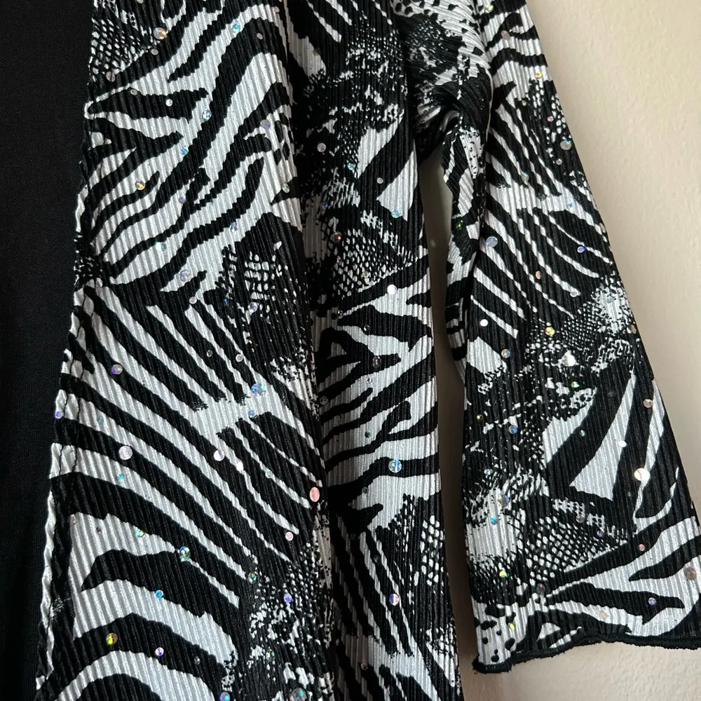 NWT Brittany Black Small White Black Zebra Sequin Cami Pleated Cardigan Vintage - Image 3