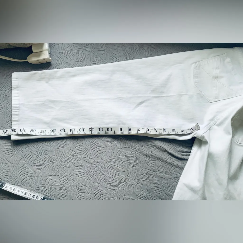 Comfy flattering NYDJ crop jeans 🌸🌸 - Image 7