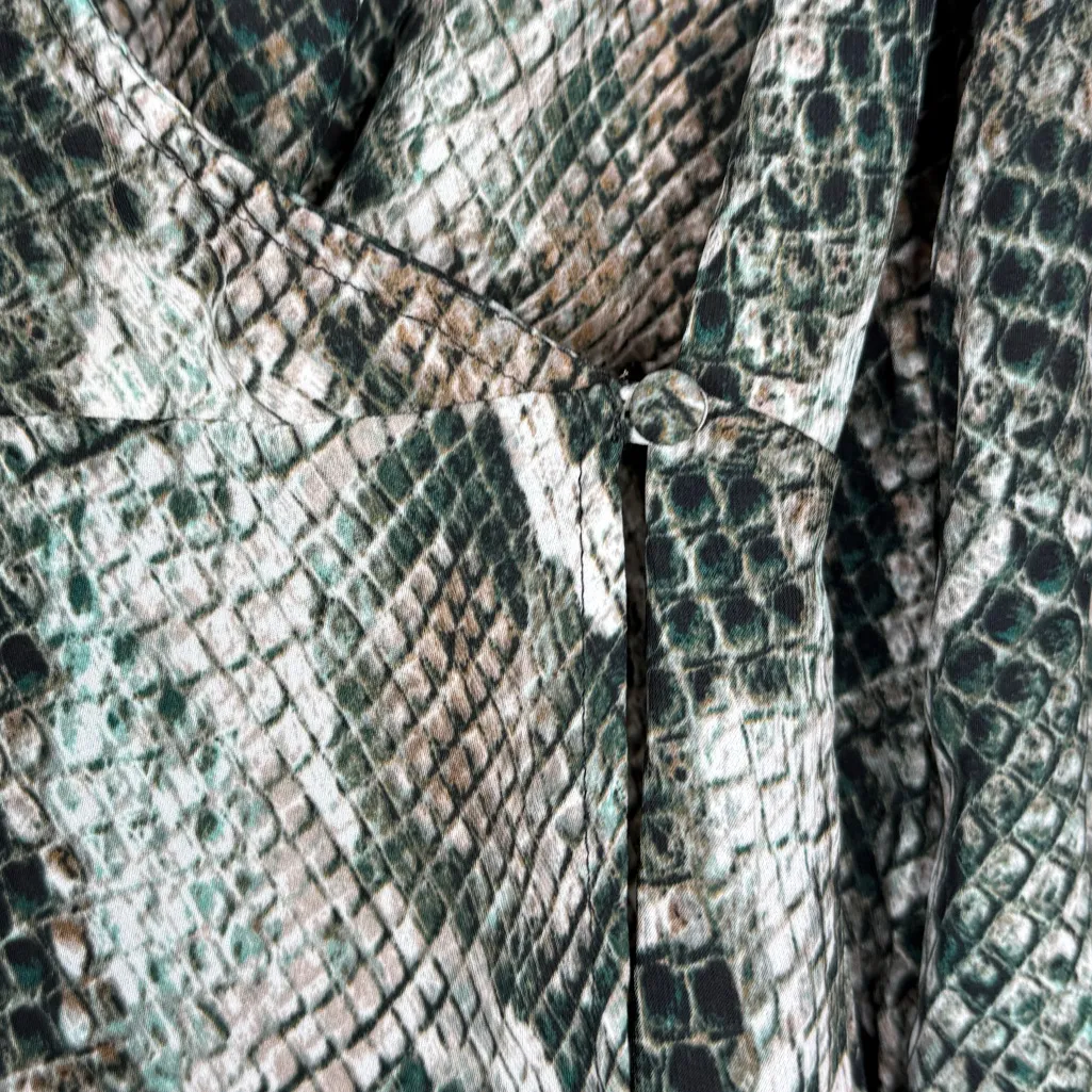 Cupcakes and Cashmere Jasper Wrap Blouse in Python Print Sz S Green - Image 4