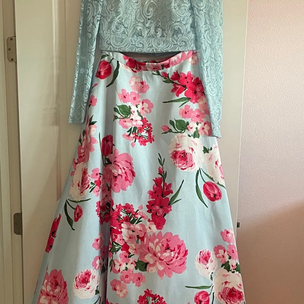 Bee Darlin Floral Skirt Blue Lace Top Two Piece Prom Bridesmaids Dress size 7/8 - Image 2