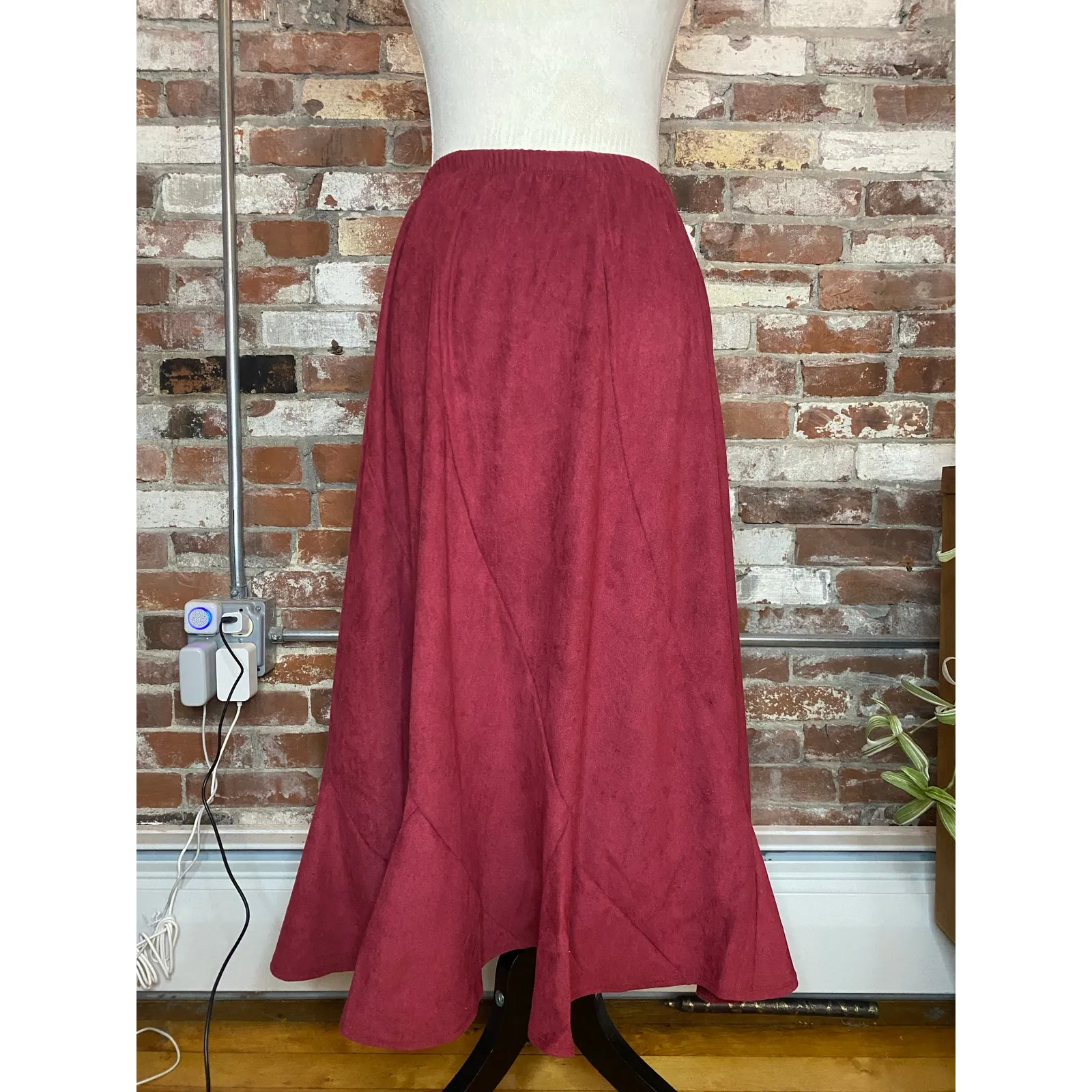 Burgundy Faux Suede Maxi Skirt Boho Western A-Line Wine Red Size M NWT - Image 2