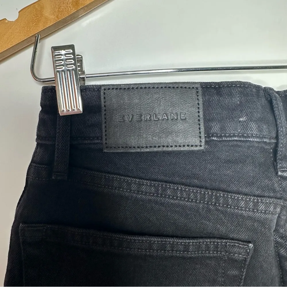 Everlane NWT The Curvy Cheeky Crop Jeans in Black Size 26 - Image 10