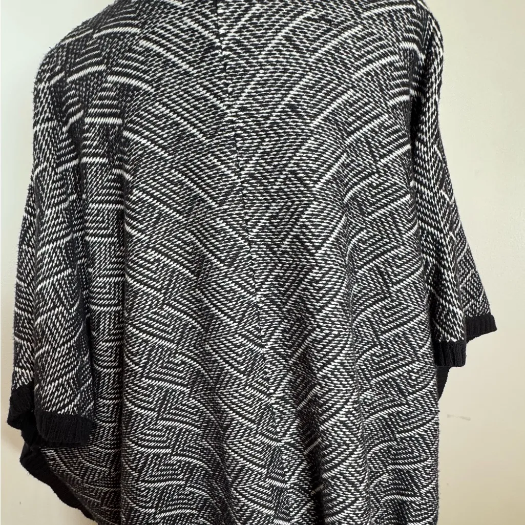 Black and White Patterned Poncho Cardigan Wrap - Image 12