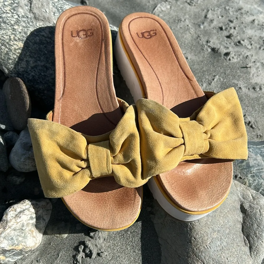 UGG  Yellow Bow Platform Sandals Size 6.5 - Image 14