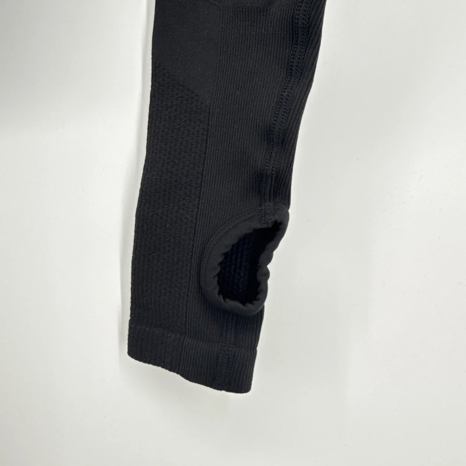 AYBL‎ Black Motion Seamless Cropped Long Sleeve Gym Top Thumbholes Cutout Back S - Image 4