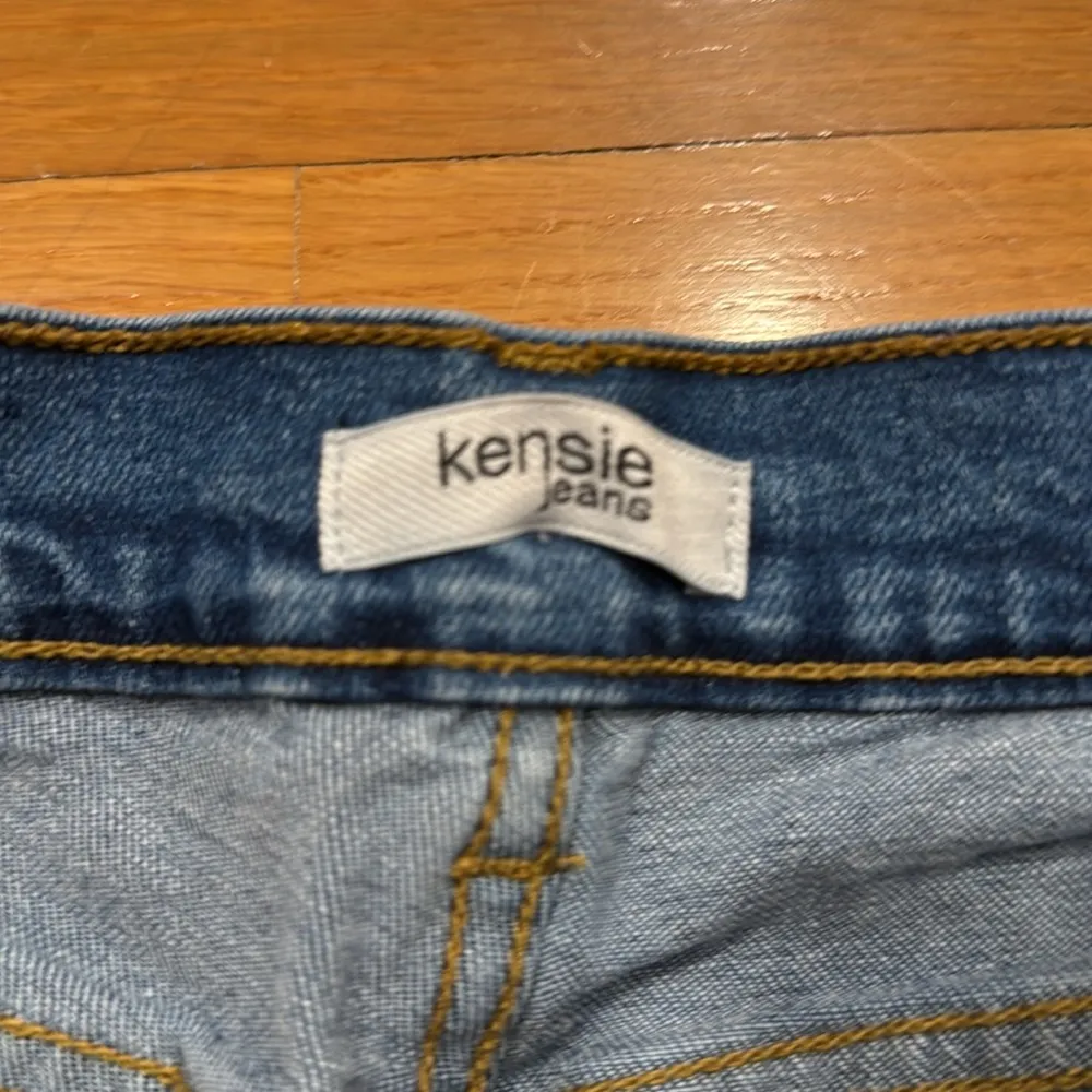 Kensie jeans women’s cuffed jeans shorts size 4/27 . - Image 6