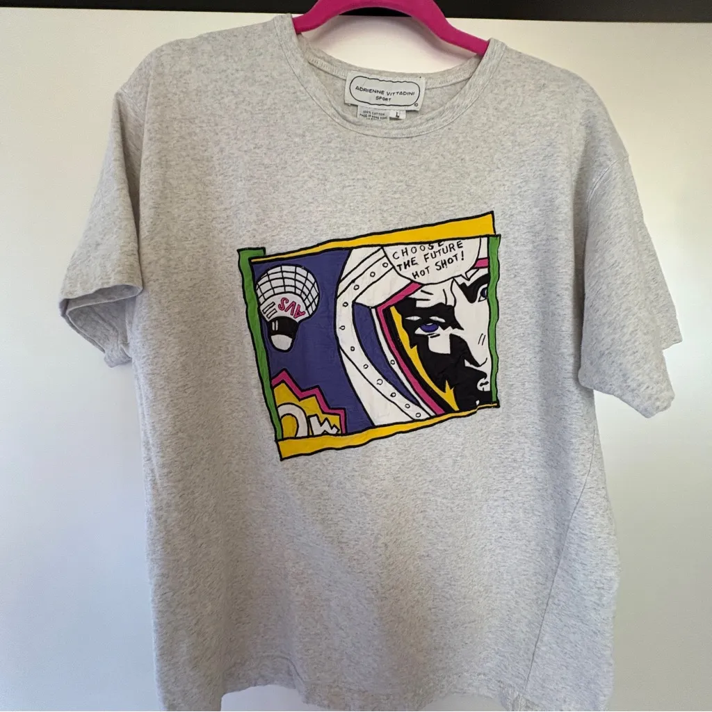 Adrienne Vittadini Light Gray Vintages 90s Tee with Vibrant Graphic - Image 2