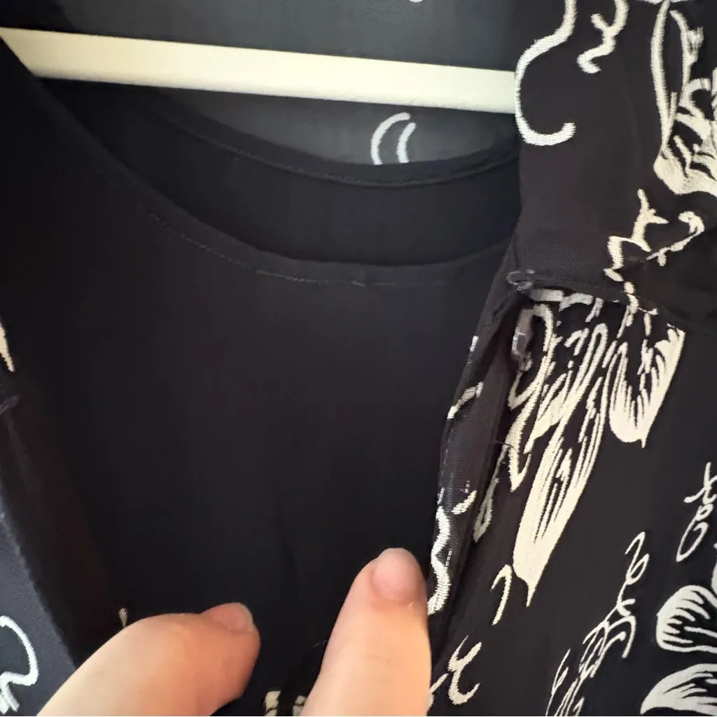 Black Sheer Graphic white black undershirt Top size 3X - Image 3