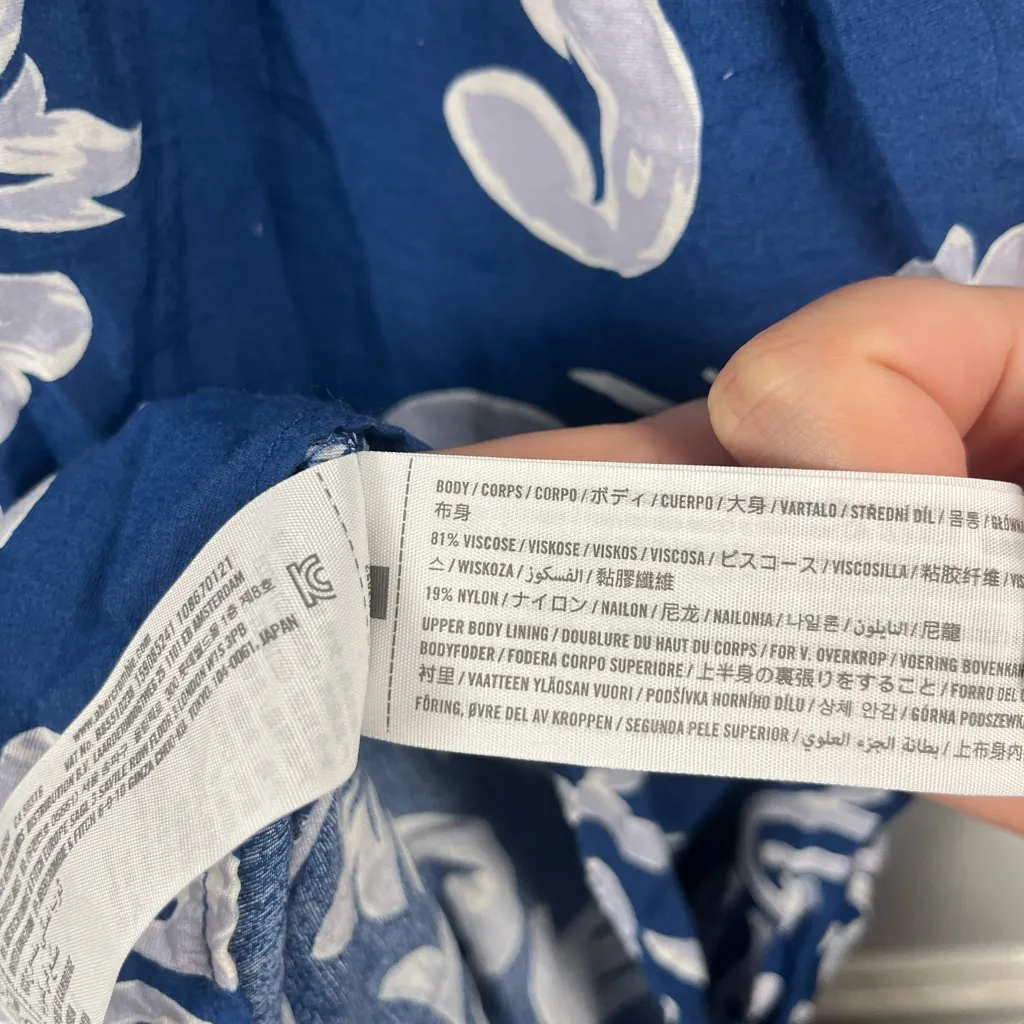 Abercrombie & Fitch Short Sleeve Cutout Maxi Dress in Blue Pattern size small - Image 7