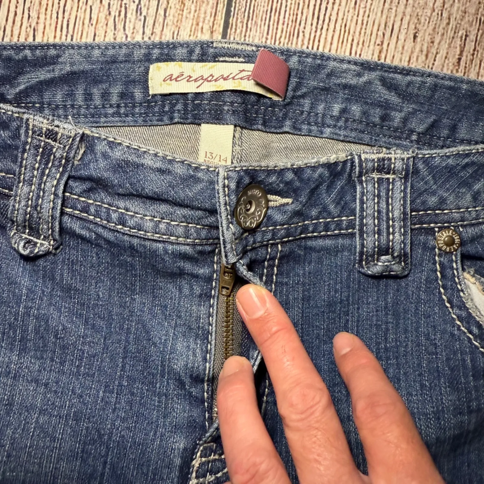 VTG y2k Aeropostale Chelsea Bootcut Jeans Embroidered Women 13/14 Denim Whiskers - Image 4