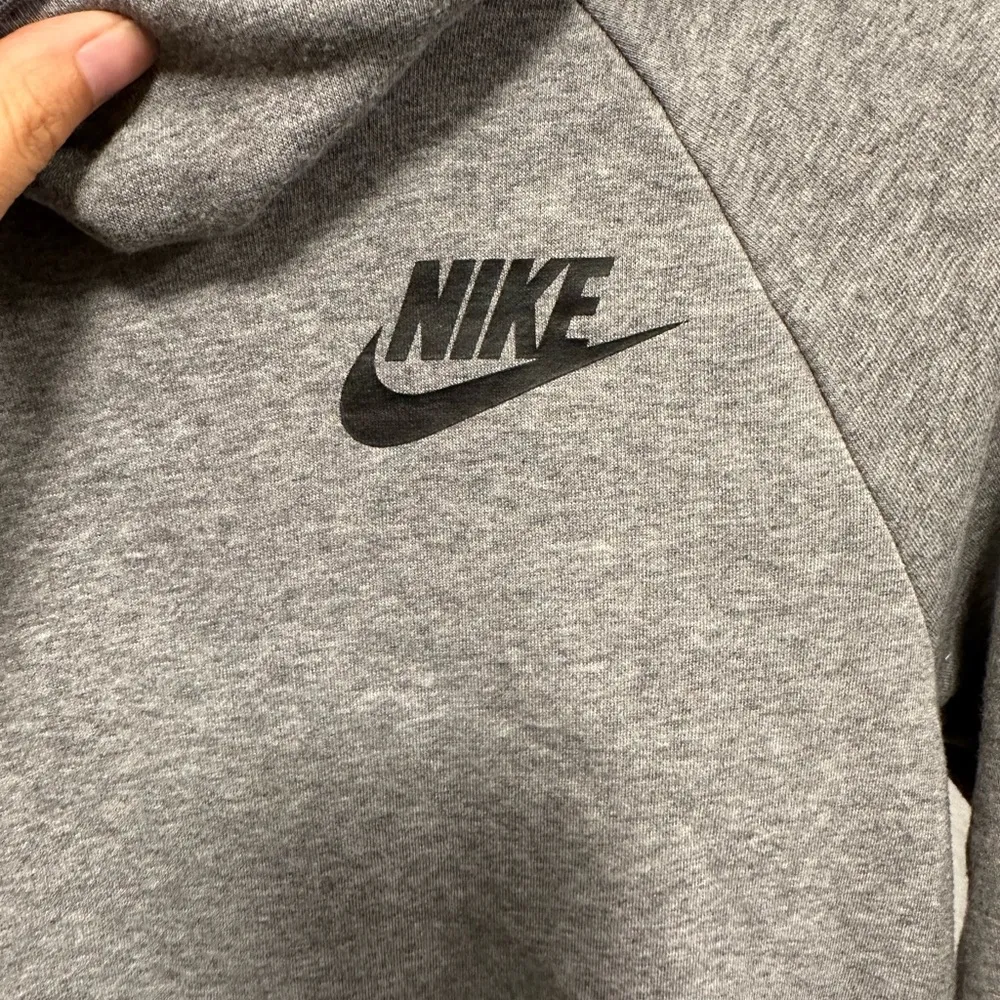 Nike sweatshirt! Gray athletic classic Nike swoosh sweater women’s size small - Image 3