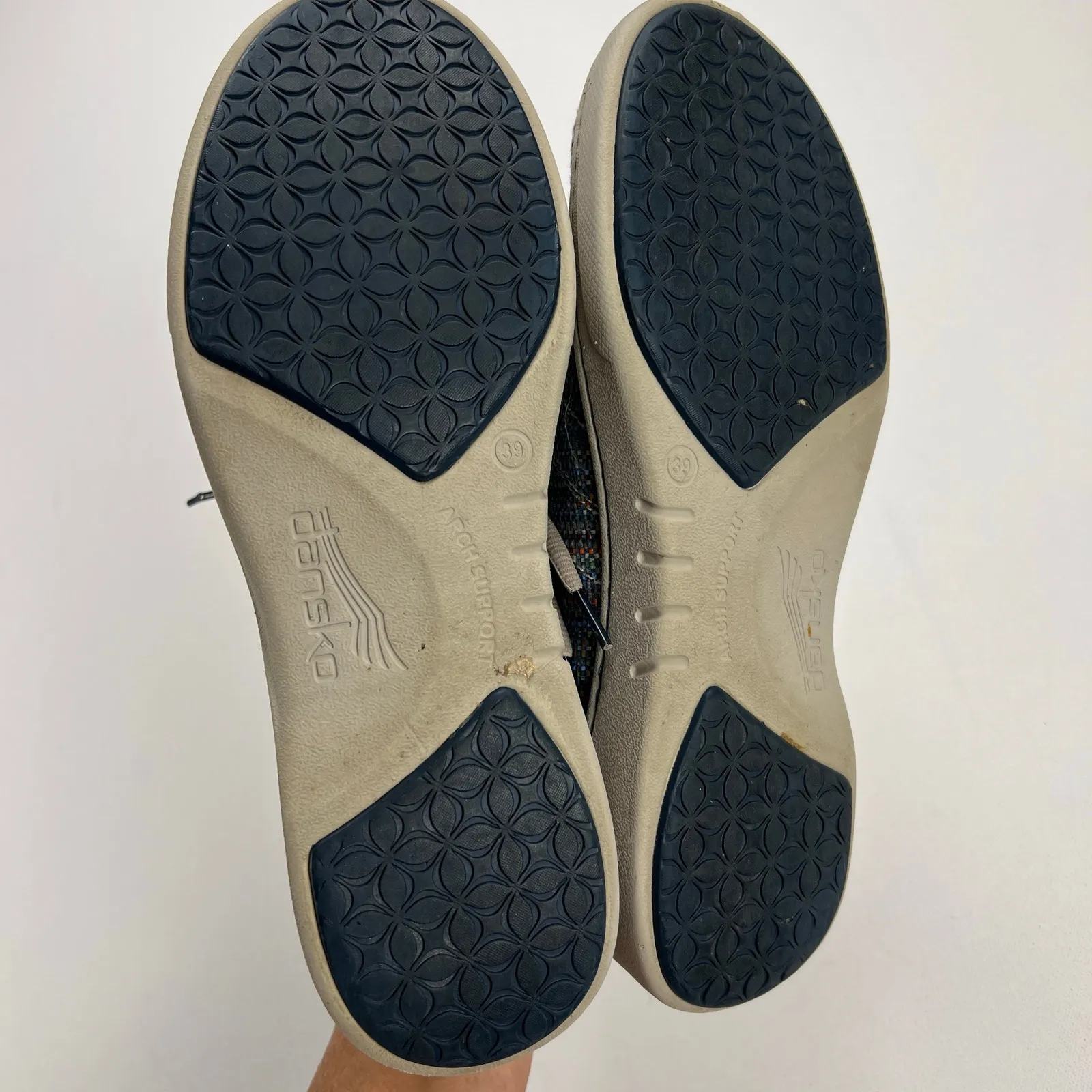 Dansko Brandi Madras Blue Textured Canvas Sneaker Size Euro 39/US 8.5-9 - Image 8