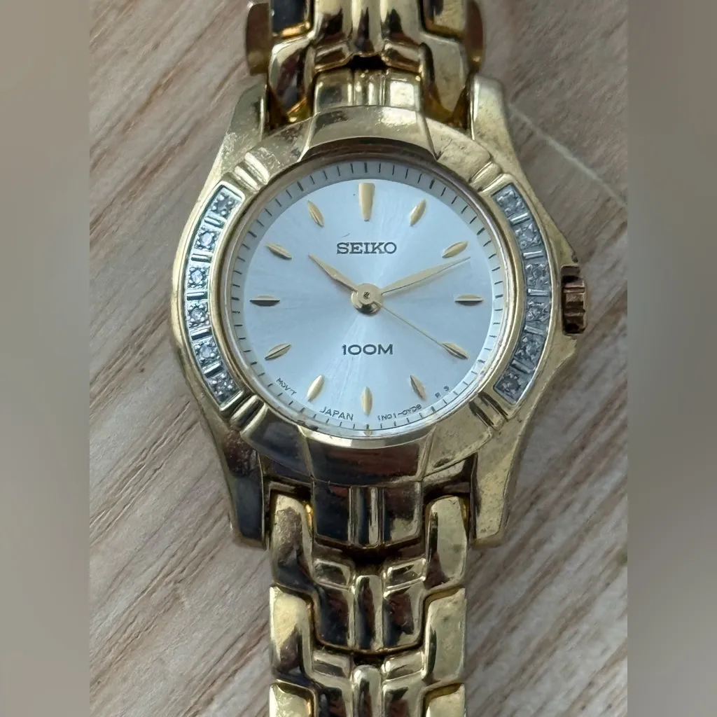 Seiko Diamond Rare Luxury Ladies Watch Silver Dial Gold Plated Bracelet Case - Image 2