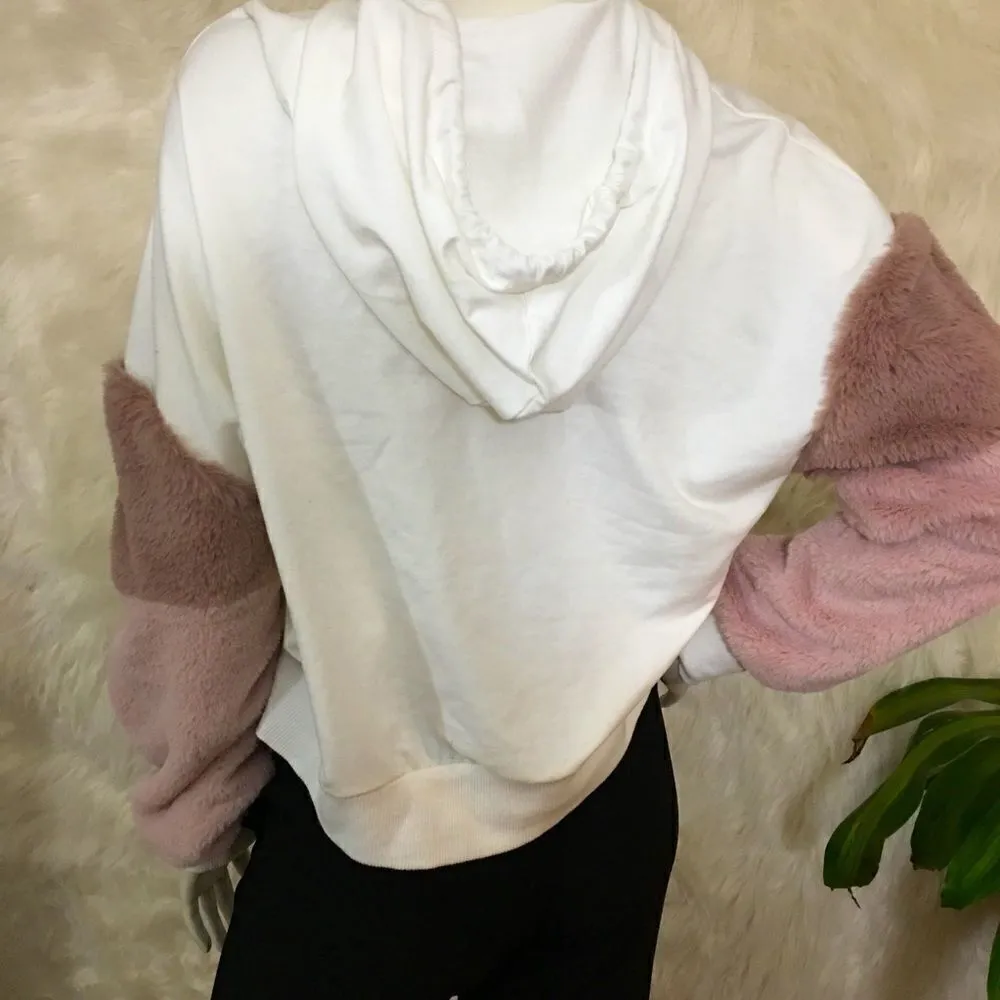 Cropped oversized Hoodie with Soft fur sleeves - Image 4