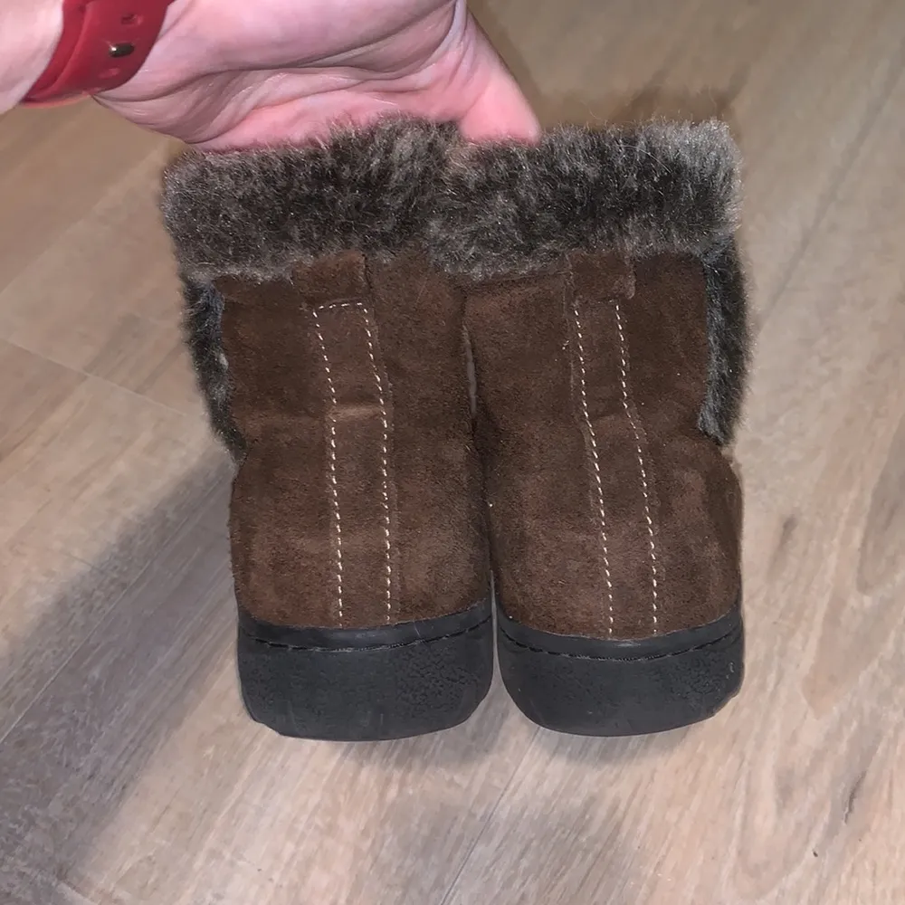 Khombu brown leather faux fur zip up winter ankle boots - Image 4