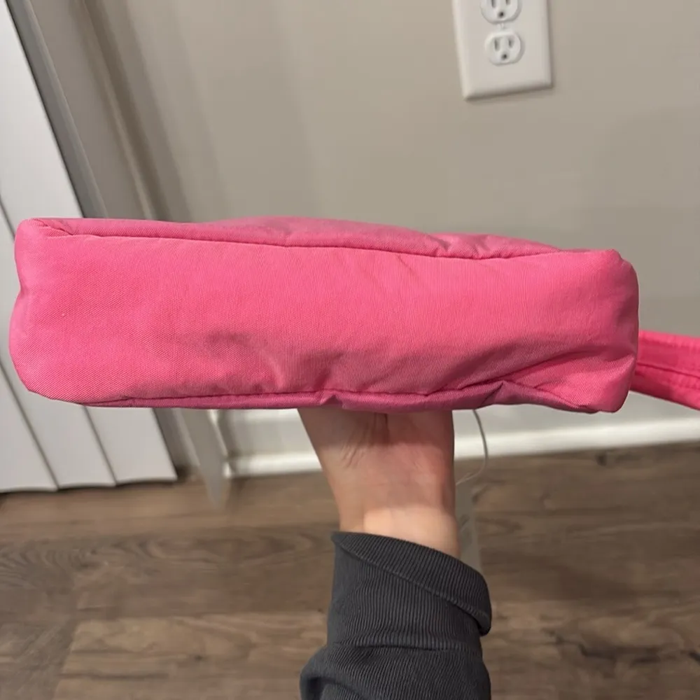 Baggu Mini Nylon Shoulder Bag Azalea Pink NEW 2-tones sides, strap, body - Image 4