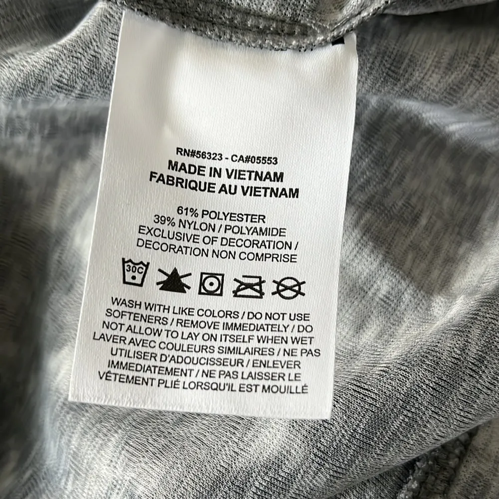 Nike Women’s Icon Clash Hoodie in gray size Small - Image 4