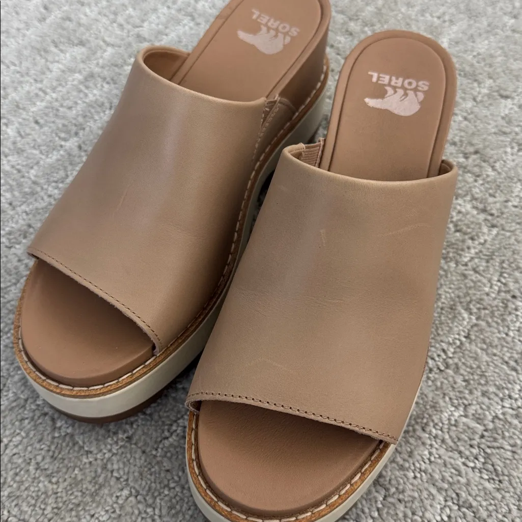 Sorel JOANIE IV Wedge Platform Sandals honest beige gum tan slides - Image 6