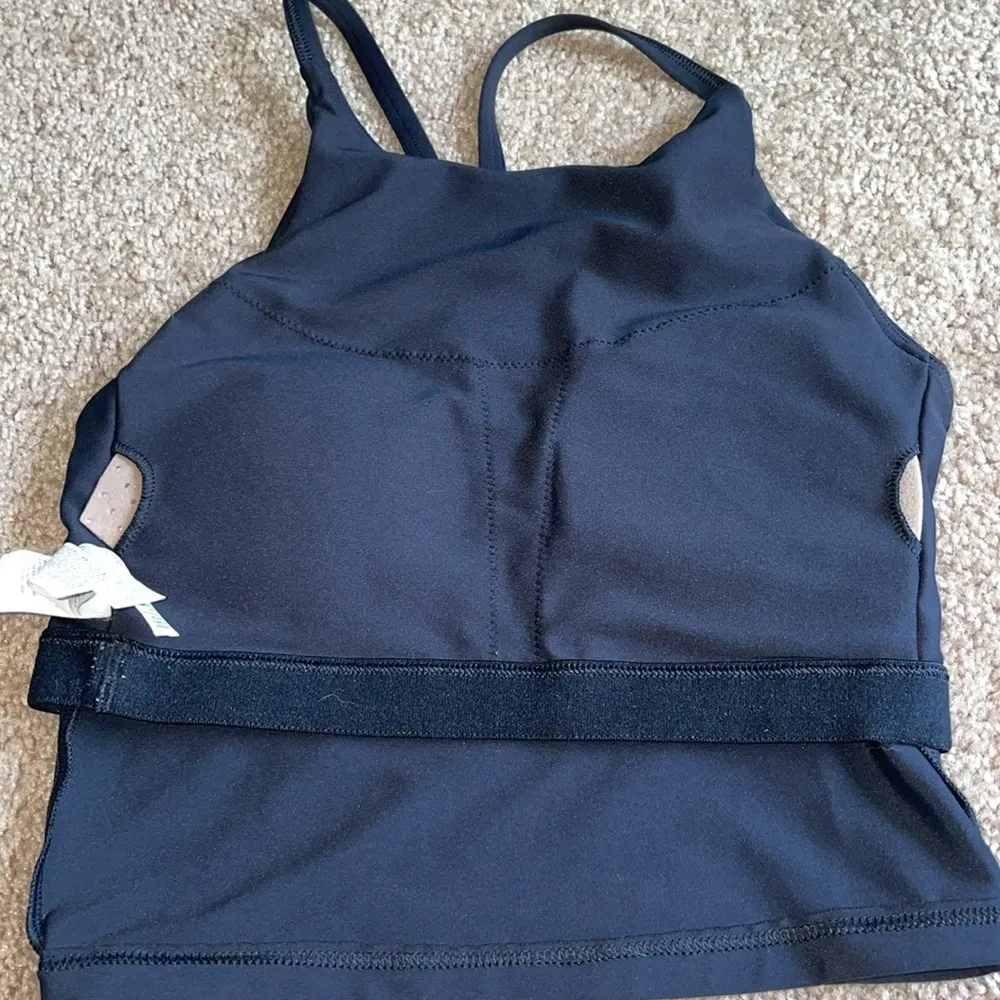 Old Navy Active Black Powersoft Top built in bra size XS active wear bra - Image 7