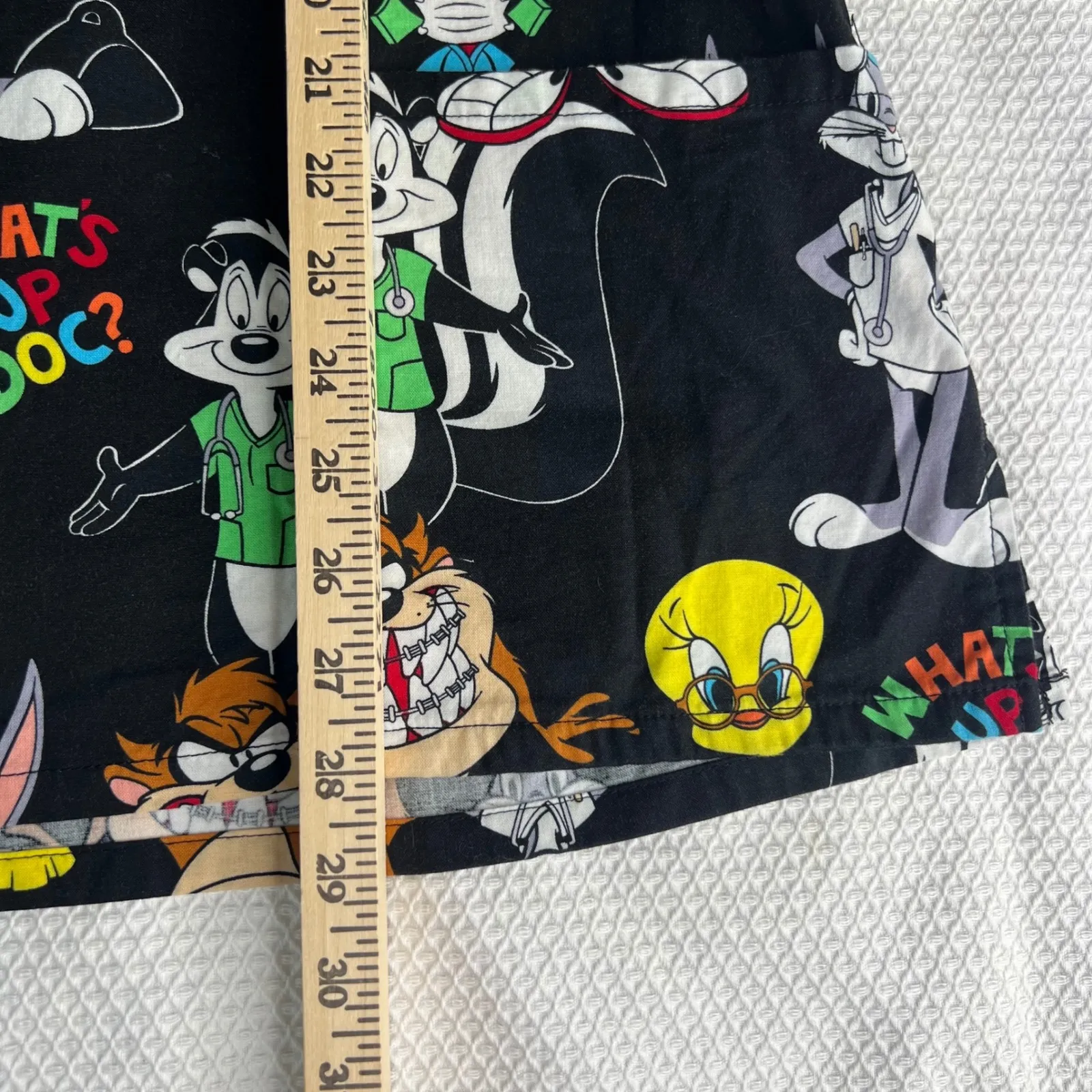 Looney Tunes Scrub Top Unisex Size XL 100% Cotton V - Image 4